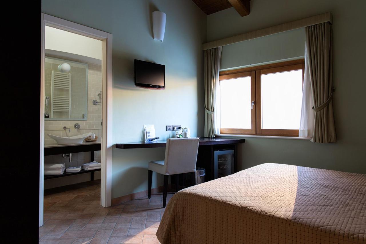 Magione Papale Relais Hotel L'Aquila Luaran gambar