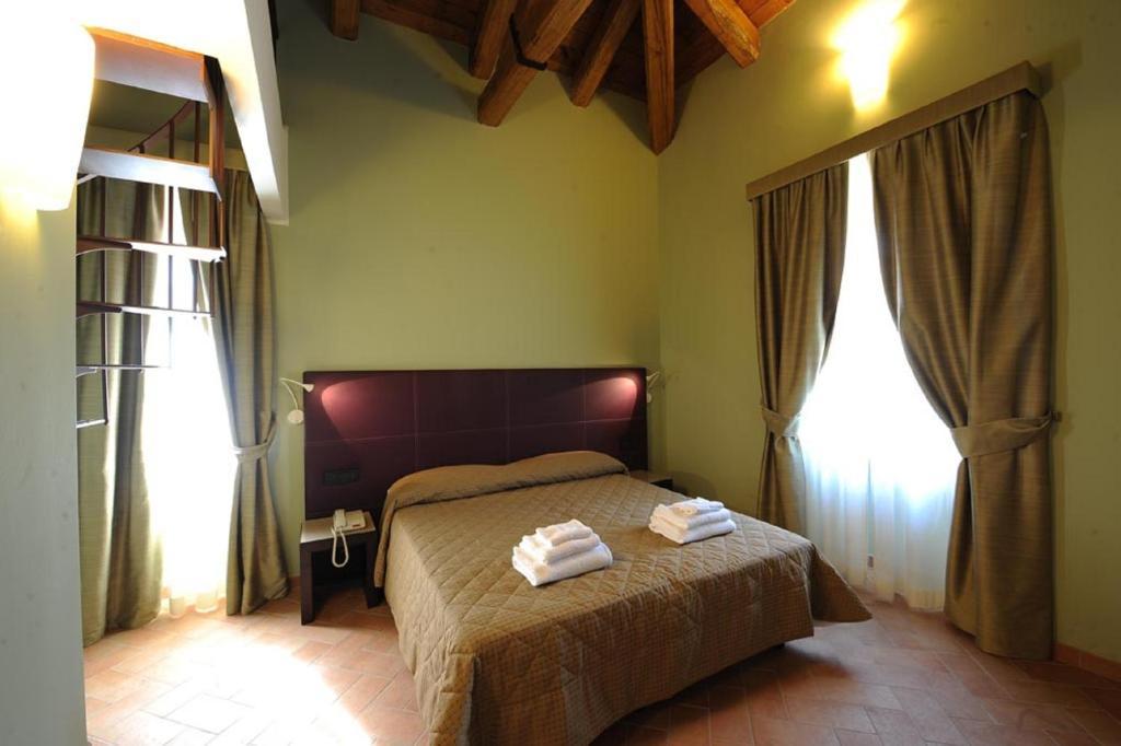 Magione Papale Relais Hotel L'Aquila Bilik gambar