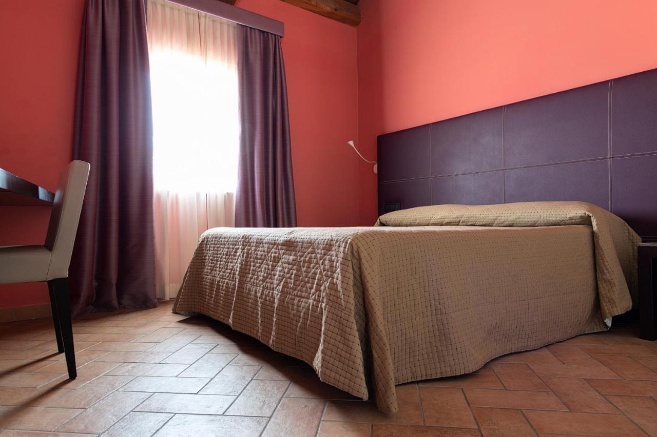Magione Papale Relais Hotel L'Aquila Luaran gambar