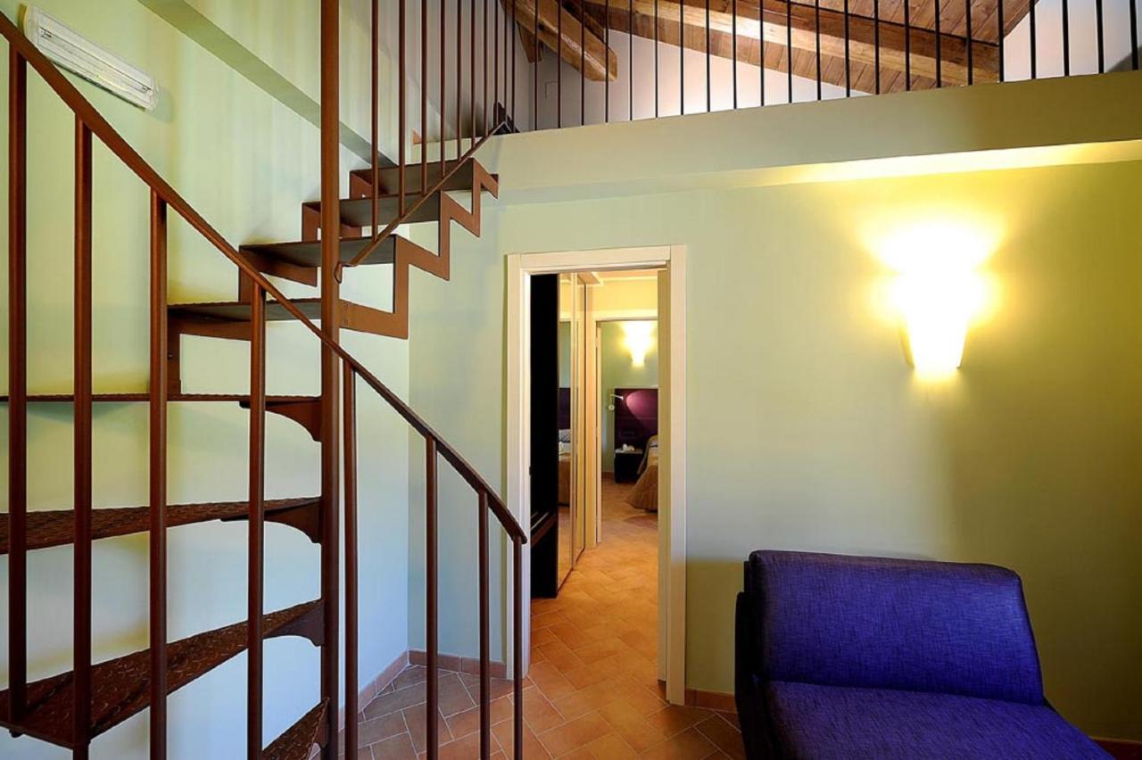 Magione Papale Relais Hotel L'Aquila Luaran gambar